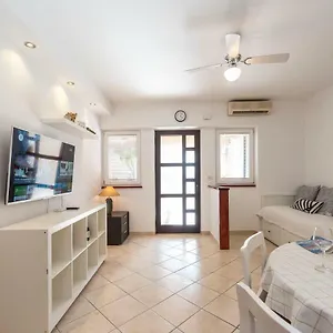 https://holliday-apartment-luka-tony.hotelinzadar.com