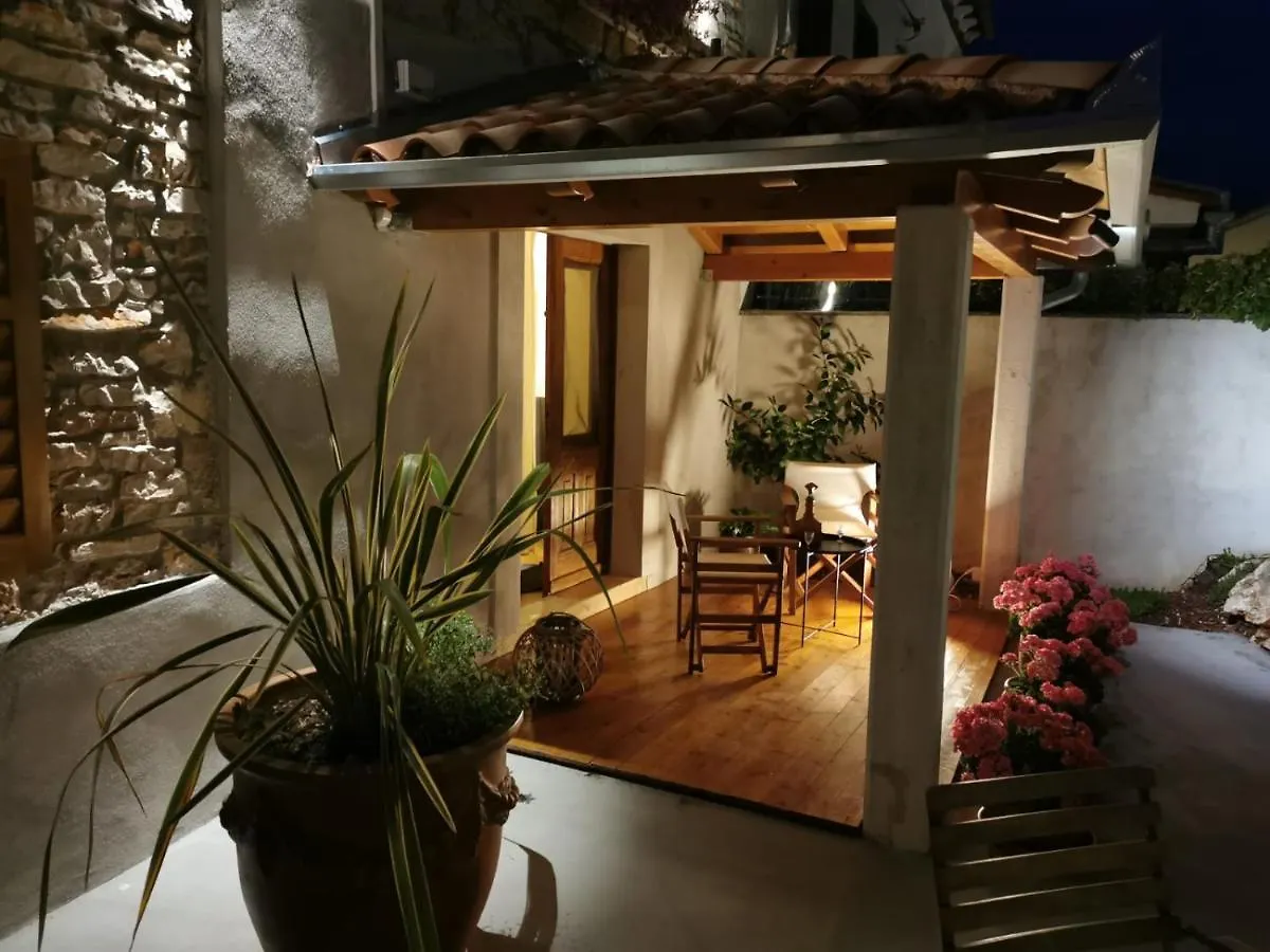 Guest house Rooms & Apartment Stelio