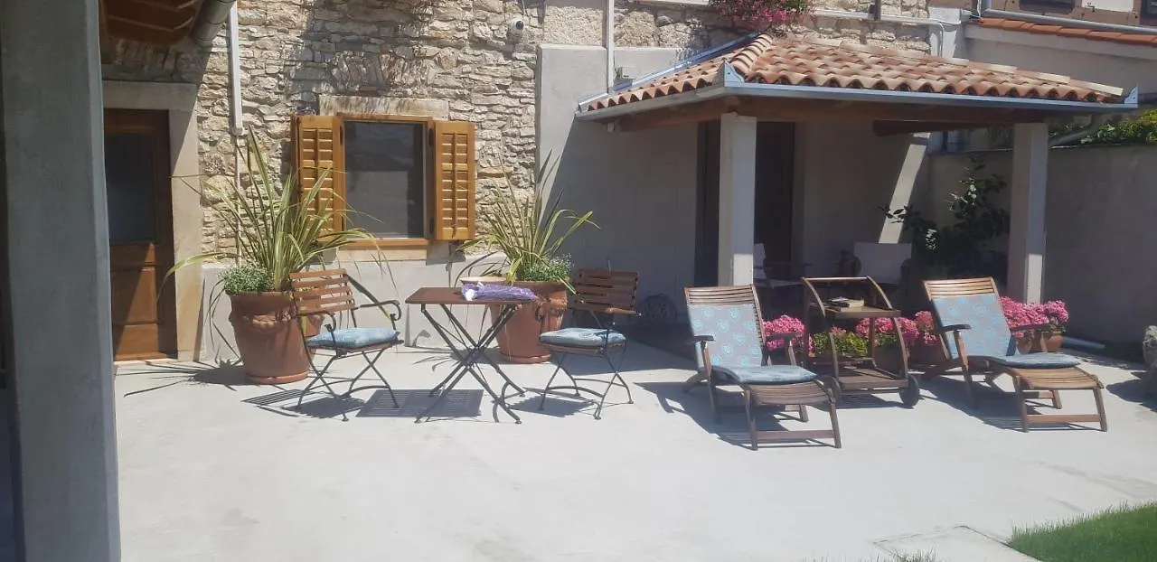 Rooms & Apartment Stelio Guest house