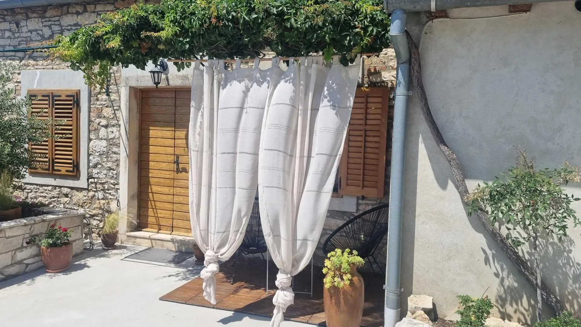 Rooms & Apartment Stelio 5*, Loborika Croatia